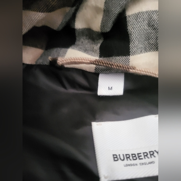 Burberry Detachable Sleeve Check Puffer - Picture 2 of 4